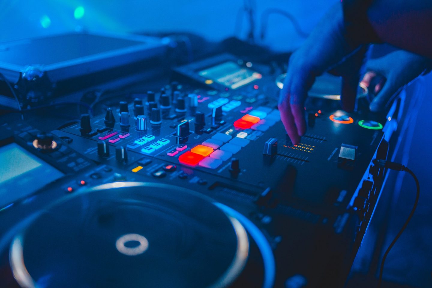 DJ Tech Tools Complete Guide to Live Streaming DJ Sets